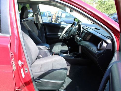 Used 2018 Toyota RAV4 XLE FWD image 29