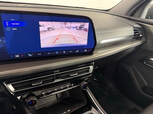 New 2026 Chevrolet Traverse LT w/ Sun and Wheel Package image 24