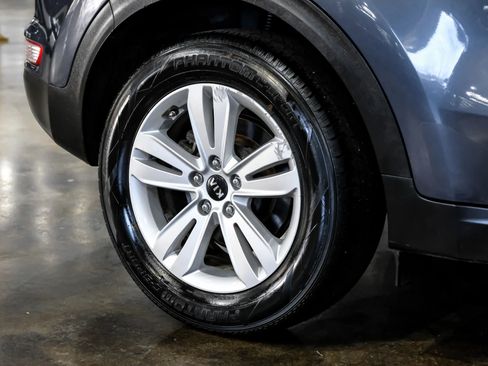 Used 2018 Kia Sportage LX FWD image 55