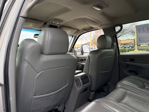 Used 2003 Chevrolet Silverado 2500 LT image 34