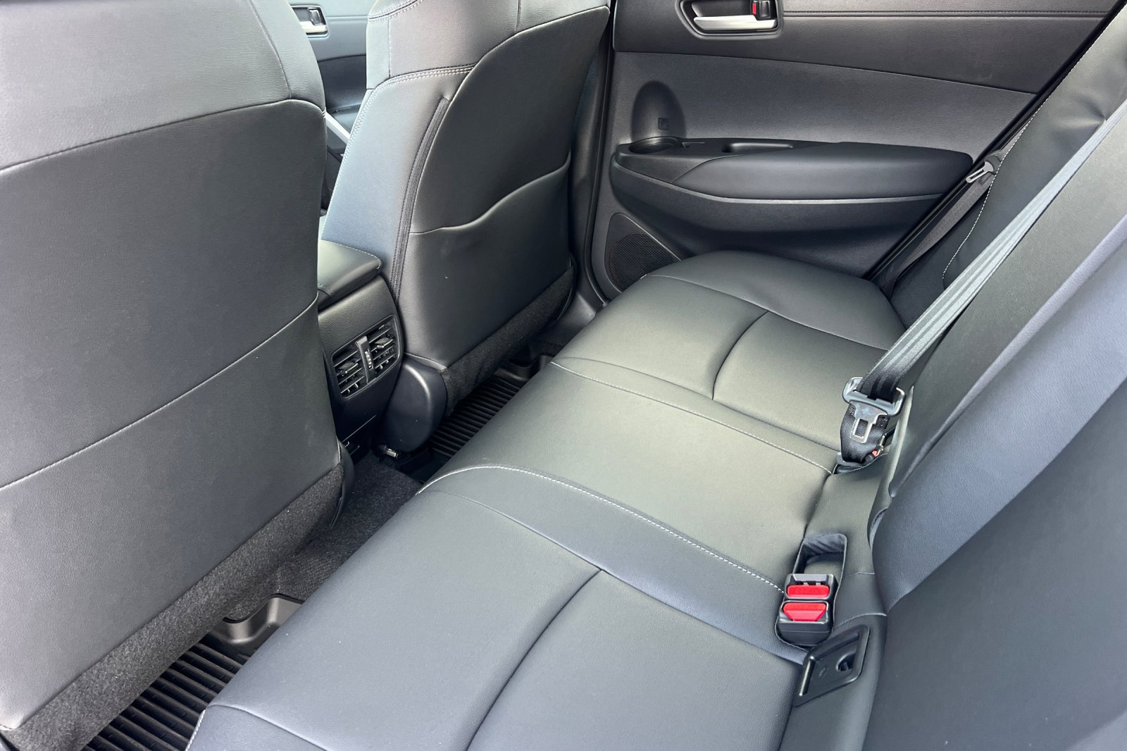 Certified 2026 Toyota Corolla Cross XLE w/ Convenience Package FWD image 12
