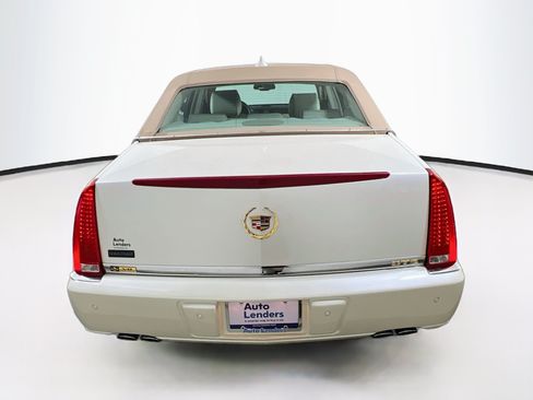 Used 2011 Cadillac DTS Luxury FWD image 6