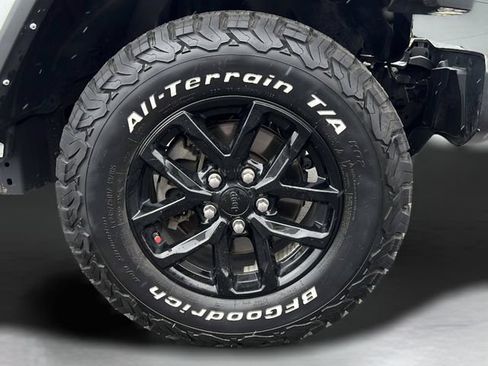 Used 2022 Jeep Gladiator Sport AWD/4WD image 10