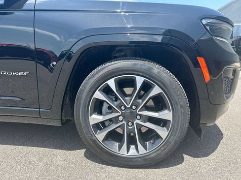 Used 2023 Jeep Grand Cherokee L Overland AWD/4WD image 12