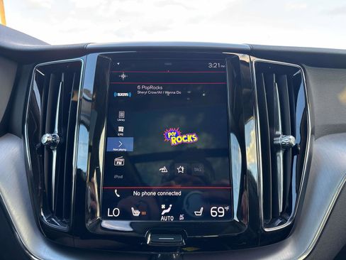 Used 2018 Volvo XC60 T6 Momentum w/ Advanced Package image 20