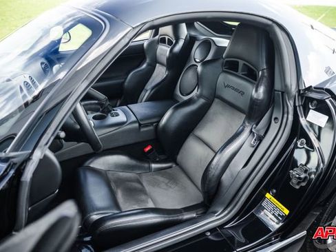 Used 2006 Dodge Viper SRT-10 RWD image 4