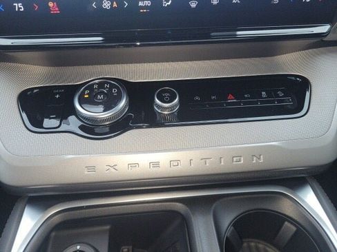 New 2025 Ford Expedition Active image 58