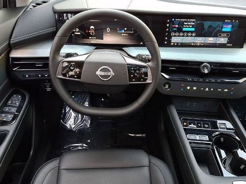 Certified 2025 Nissan Murano SL AWD/4WD image 13