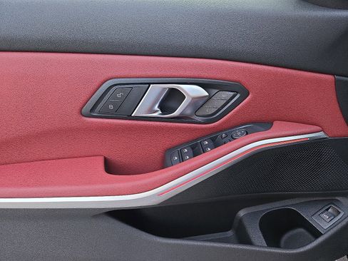 Used 2025 BMW 330i xDrive Sedan w/ M Sport Package image 13