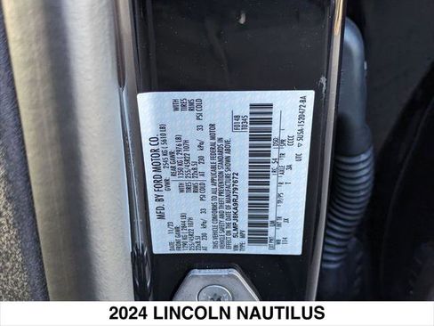 Used 2024 Lincoln Nautilus Reserve w/ Jet Appearance Package (87T) AWD/4WD image 29
