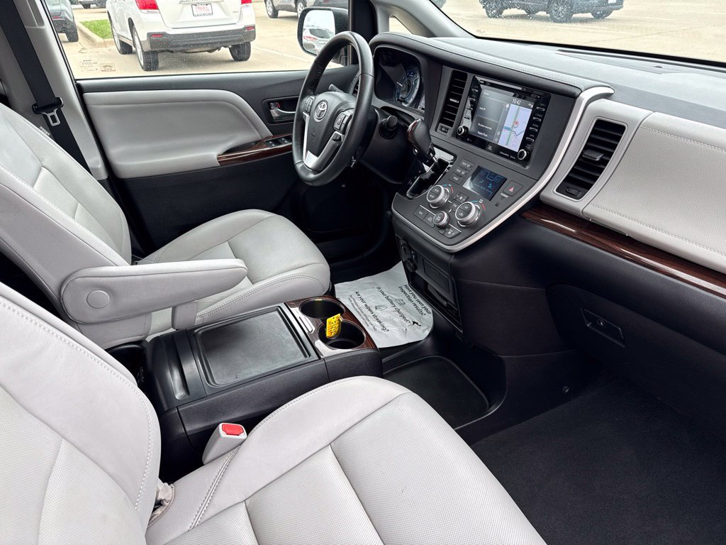 Used 2020 Toyota Sienna Limited Premium AWD/4WD image 22