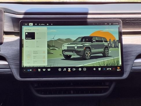 Used 2024 Rivian R1S Adventure AWD/4WD image 23