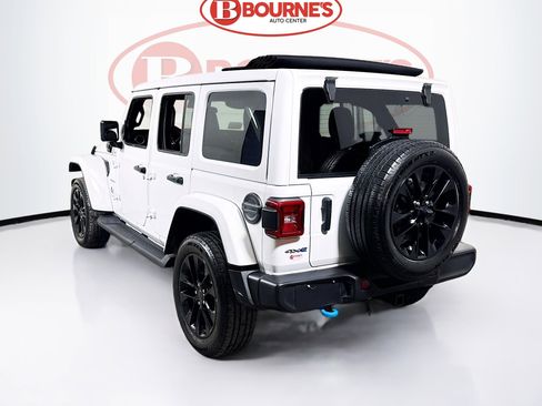 Used 2024 Jeep Wrangler Unlimited Sahara image 8