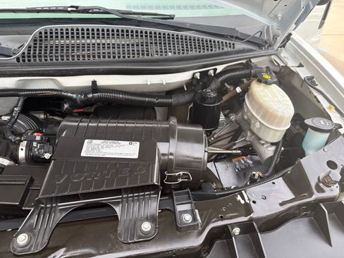 Used 2017 Chevrolet Express 3500 image 23