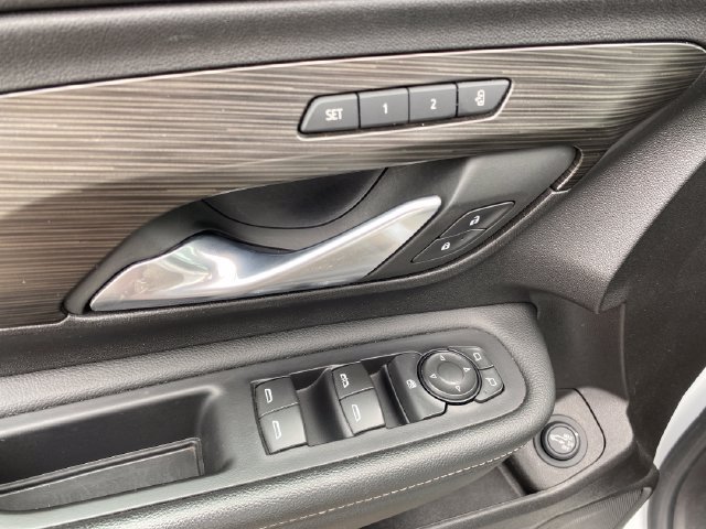 Certified 2024 GMC Terrain SLT FWD image 17