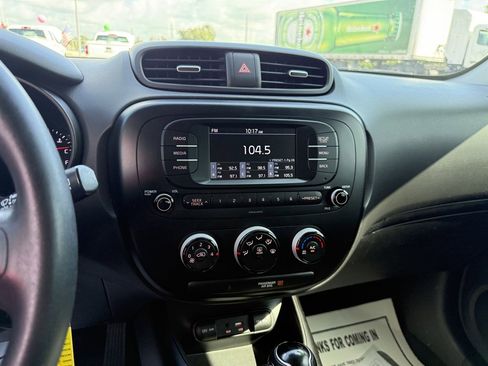 Used 2017 Kia Soul FWD image 15