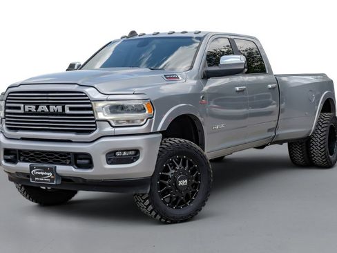 Used 2022 RAM 3500 Laramie AWD/4WD image 5