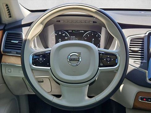 Used 2021 Volvo XC90 T6 Momentum w/ Protection Package Premier AWD/4WD image 15