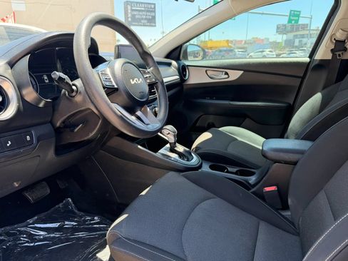 Used 2022 Kia Forte LXS w/ LXS Technology Package FWD image 9