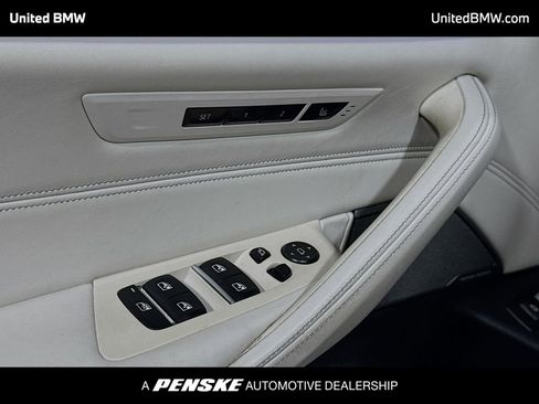 Used 2019 BMW 540i image 3