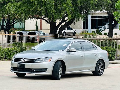 Used 2013 Volkswagen Passat 2.5 SE FWD image 3