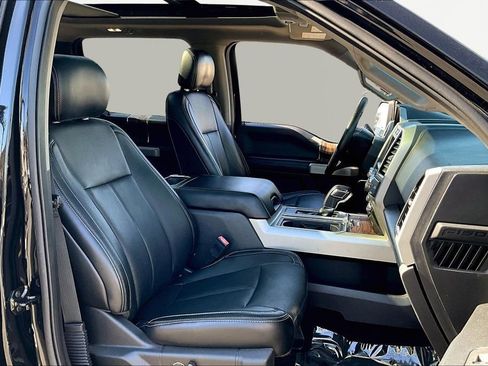 Used 2018 Ford F150 Lariat w/ Equipment Group 501A Mid image 30