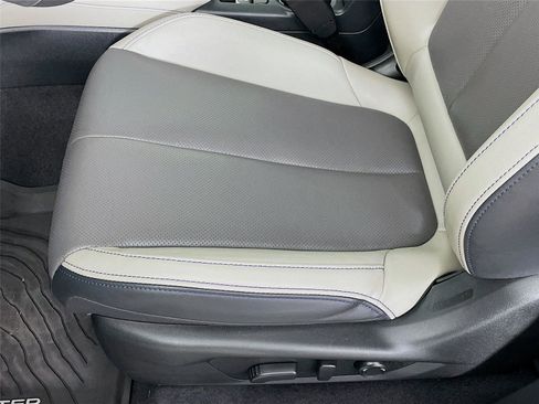 Certified 2025 Subaru Forester Limited w/ Protection Package image 25