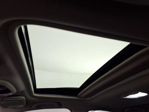 Used 2020 Subaru Crosstrek 2.0i Limited w/ Moonroof Package w/Navigation image 13