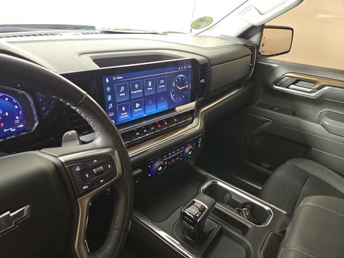 Used 2023 Chevrolet Silverado 1500 RST w/ Z71 Off-Road Package AWD/4WD image 24
