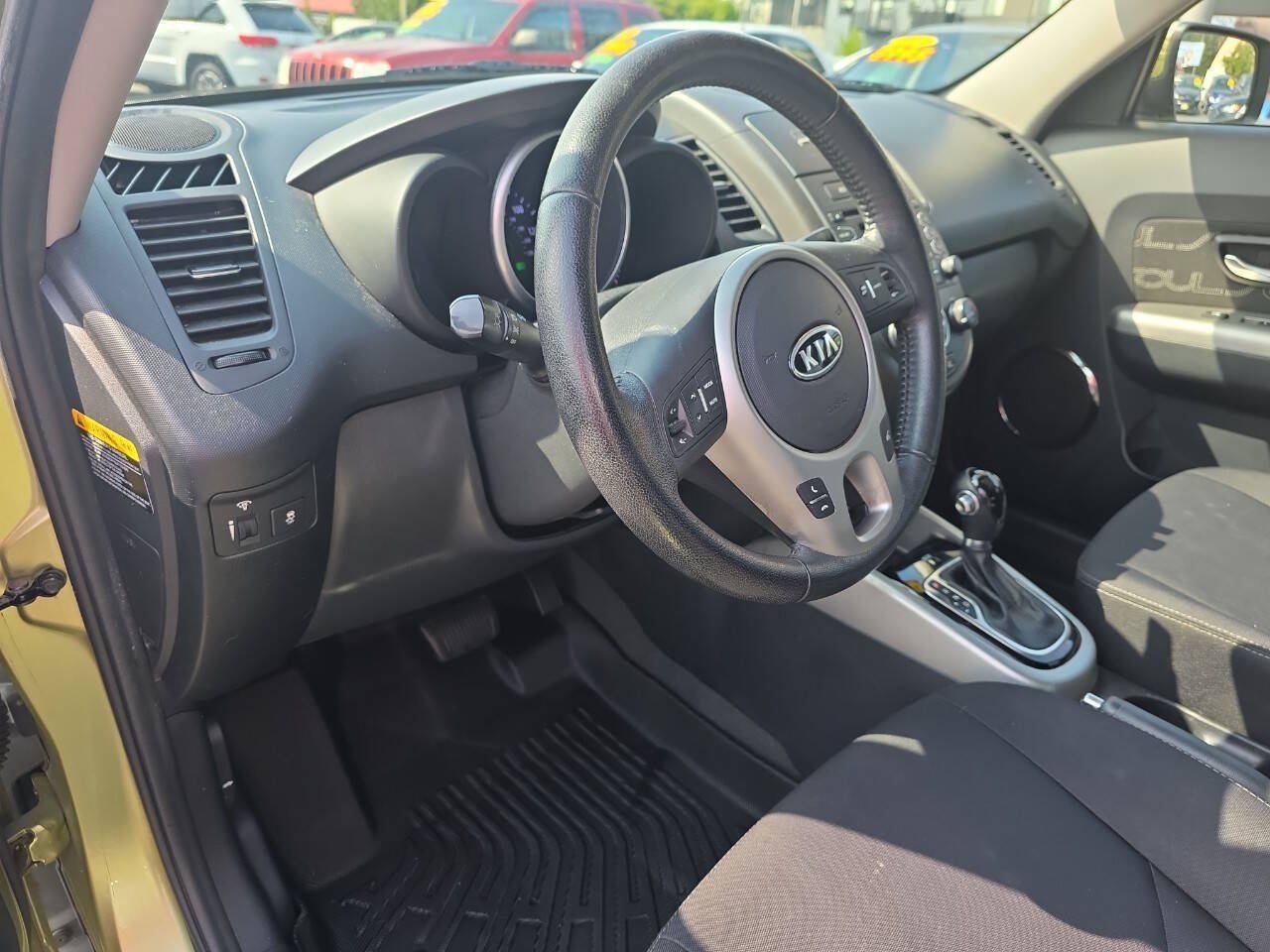 Used 2012 Kia Soul + FWD image 11