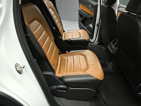 Used 2018 Volkswagen Atlas SEL Premium image 26