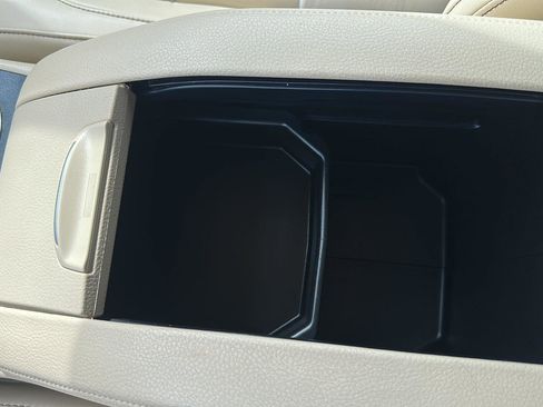 Used 2019 Toyota Highlander XLE image 17