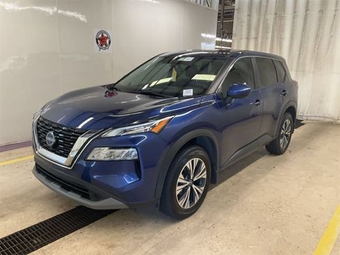 Used 2023 Nissan Rogue SV FWD image 2