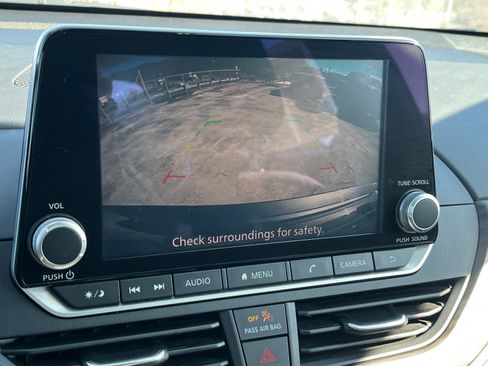 Used 2023 Nissan Altima 2.5 SV image 10