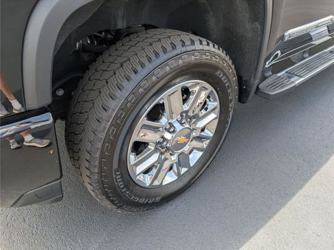 Used 2024 Chevrolet Silverado 2500 High Country w/ High Country Premium Package AWD/4WD image 11