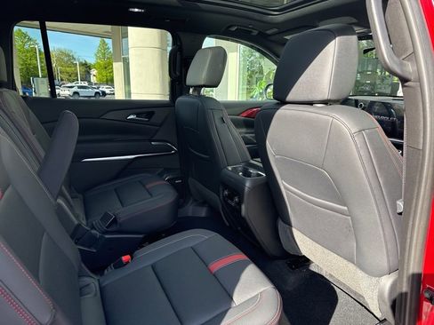 Used 2024 Chevrolet Traverse RS w/ LPO, Floor Liner Package AWD/4WD image 13