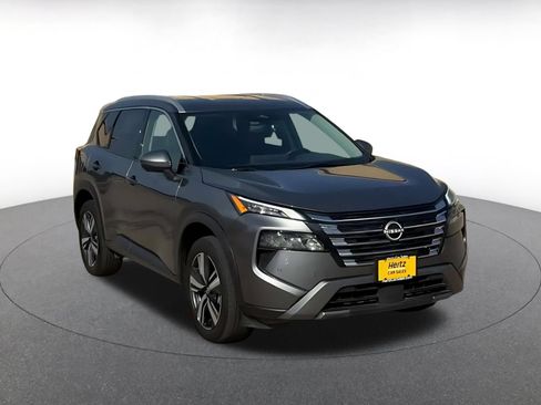 Used 2026 Nissan Rogue SL AWD/4WD image 3