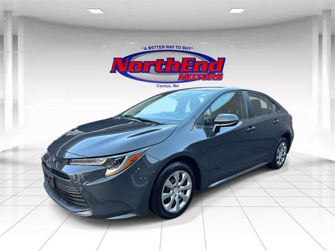 Used 2025 Toyota Corolla LE image 3