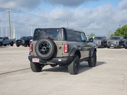 New 2026 Ford Bronco Badlands w/ Black Appearance Package AWD/4WD image 4
