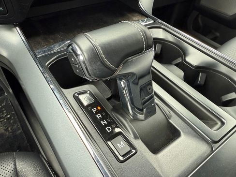 Used 2023 Ford F150 Lariat w/ Trailer Tow Package image 25