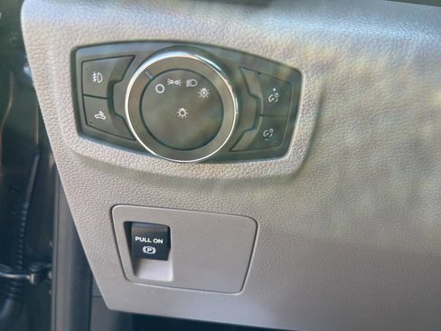 Used 2015 Ford F150 XL w/ Equipment Group 101A Mid AWD/4WD image 28