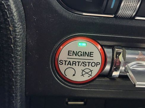 Used 2017 Ford Mustang Premium image 20