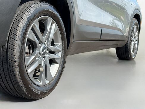Used 2023 Kia Seltos S AWD/4WD image 16