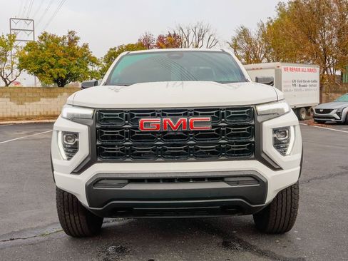 Used 2025 GMC Canyon Elevation image 4
