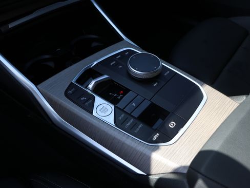 Certified 2025 BMW 330i Sedan w/ Premium Package image 24