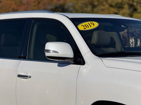 Used 2019 Lexus LX 570 4WD image 8