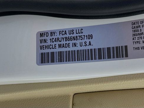 Used 2022 Jeep Grand Cherokee Limited 4xe w/ Luxury Tech Group II AWD/4WD image 32