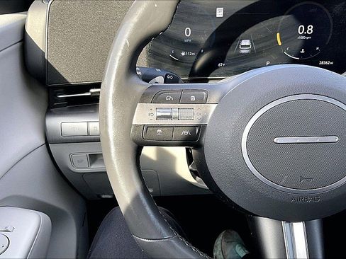 Used 2024 Hyundai Kona Limited FWD image 19