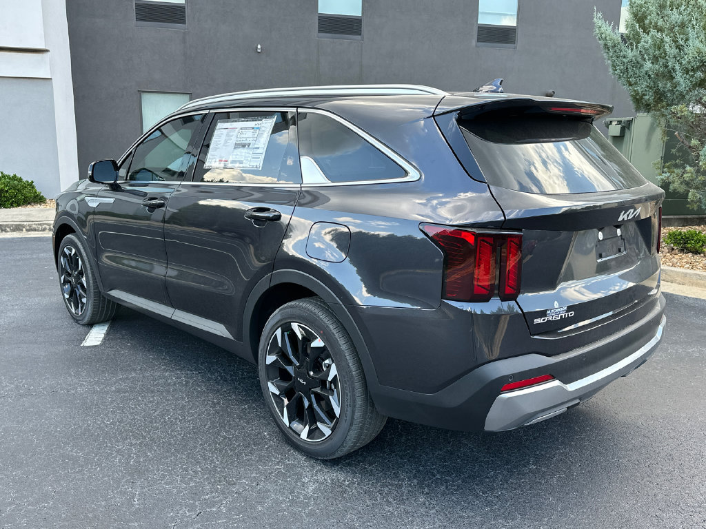 New 2026 Kia Sorento EX w/ EX Premium Package FWD image 5