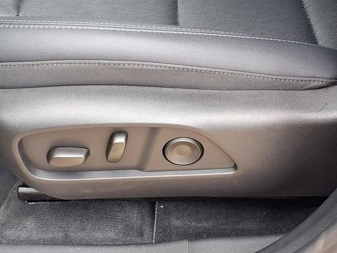 Used 2026 Chevrolet Equinox LT w/ Convenience Package II AWD/4WD image 4